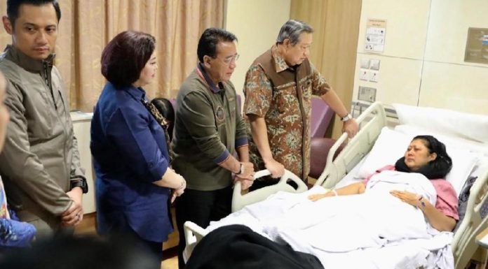 Kenali Gejala dan Penyebab Kanker Darah, Penyakit yang Sedang Menyerang Ibu Ani Yudhoyono Ani Yudhoyono tengah dirawat di rumah sakit. (Dok. Twitter Andi Arief)